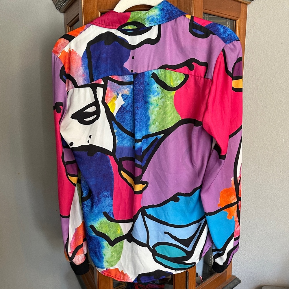 Multicolor Abstract Print Button-Up Shirt - Picture 5 of 8